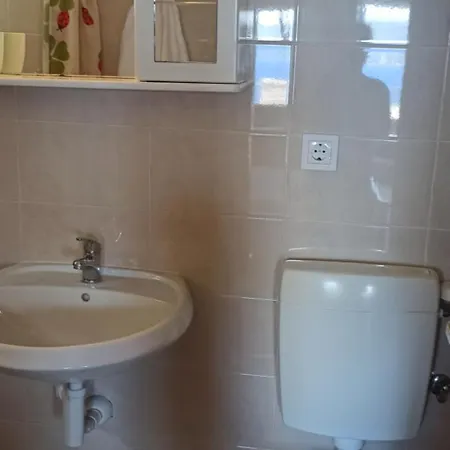 Kuca Domina Ducac, * Postira